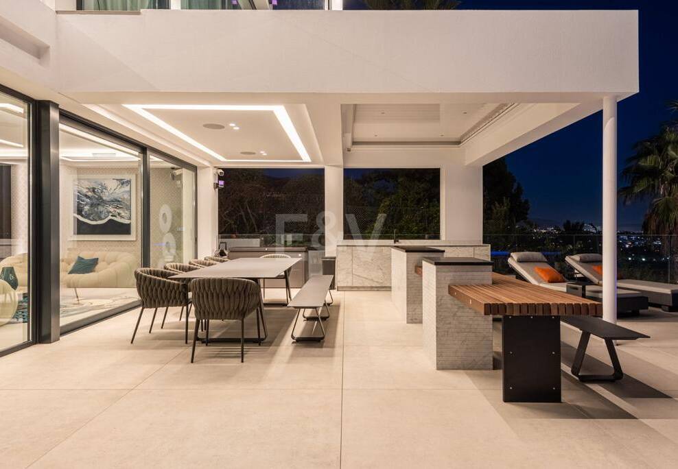 Modern Designer Villa med Panoramic Sea, Golf och Mountain Views