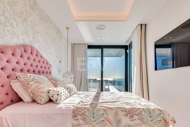 Modern Designer Villa med Panoramic Sea, Golf och Mountain Views