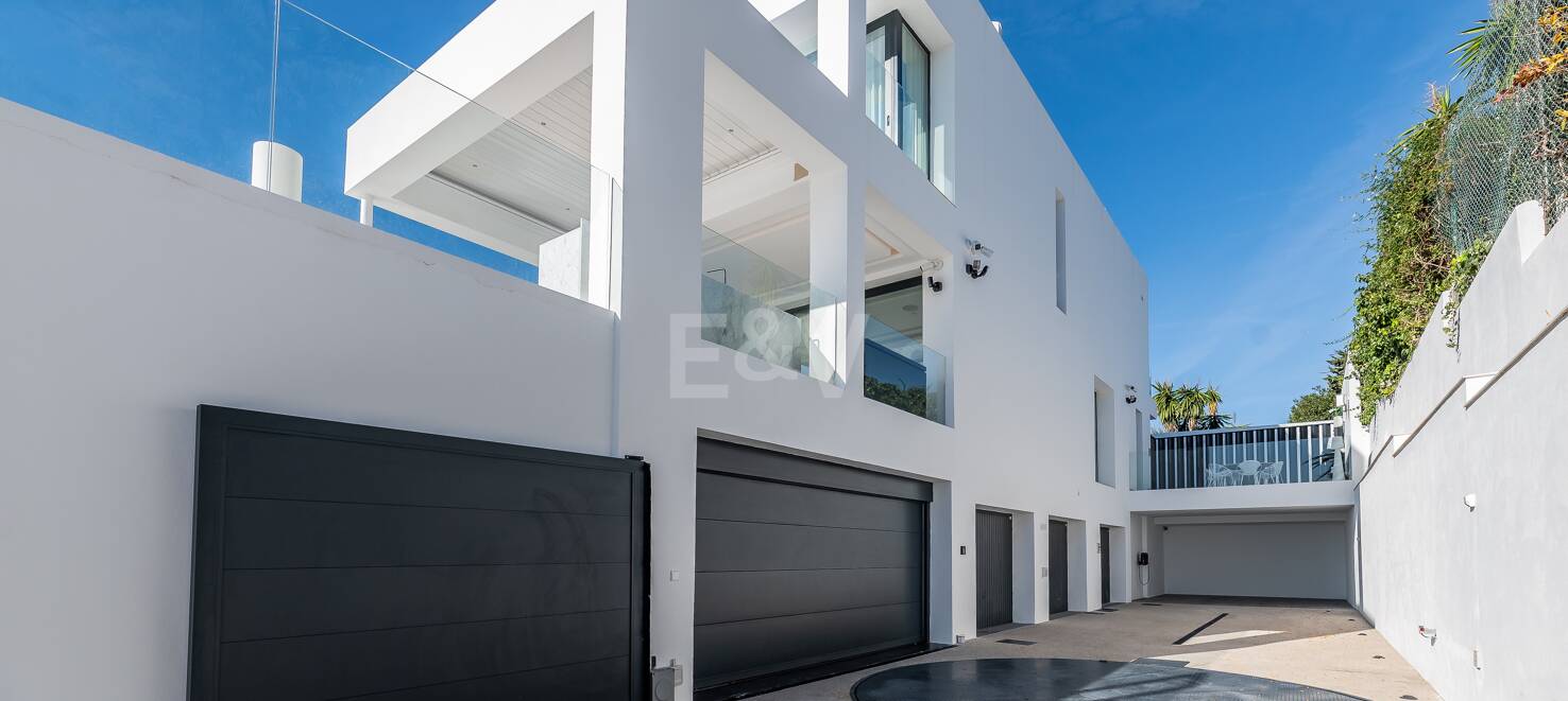 Modern Designer Villa with Panoramic Sea, Golf and Mountain Views