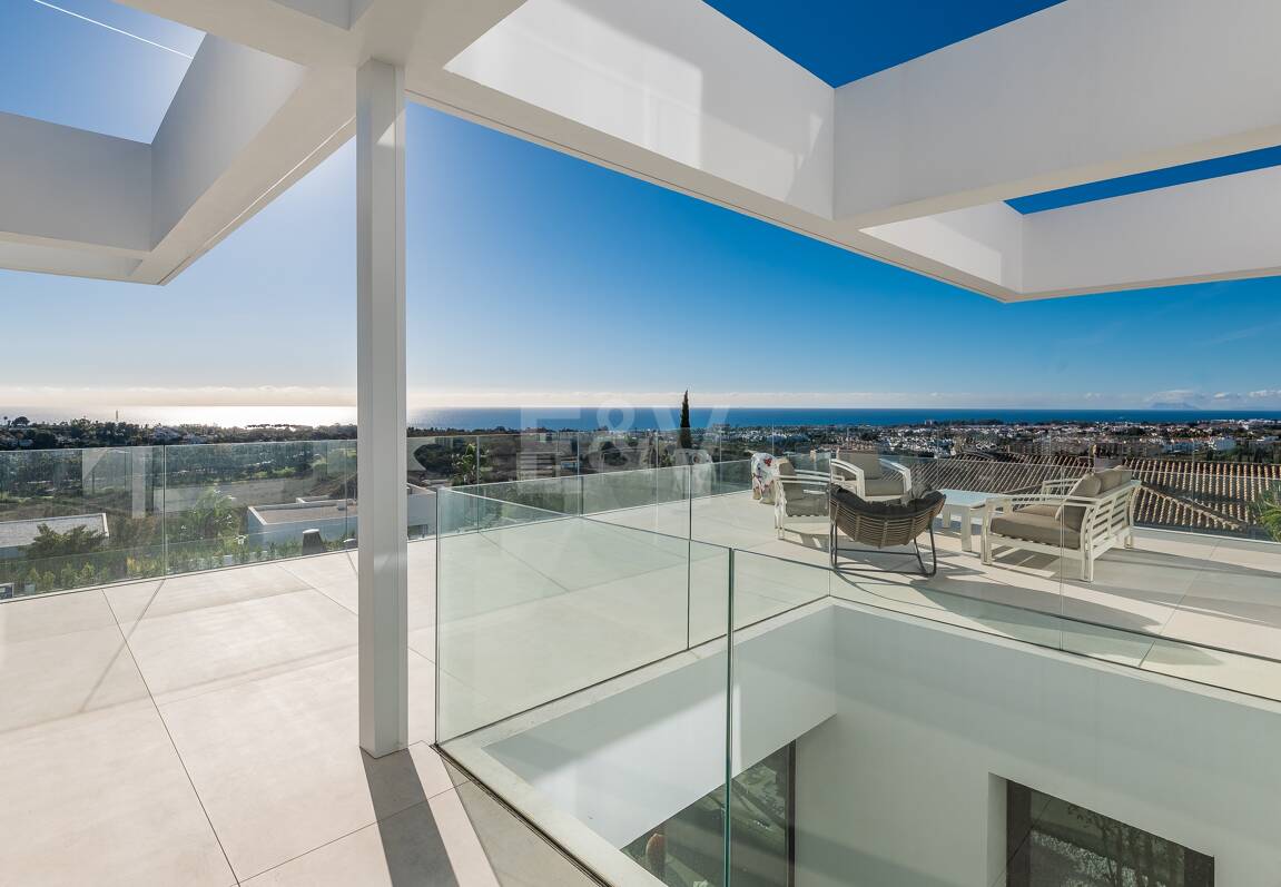 Modern Designer Villa med Panoramic Sea, Golf och Mountain Views