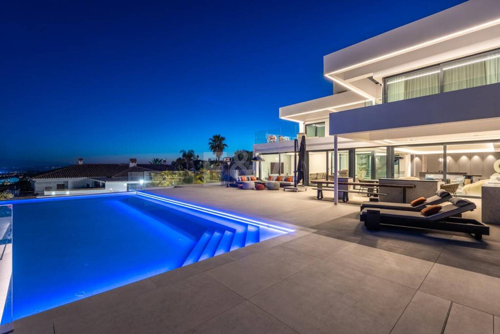 Modern Designer Villa med Panoramic Sea, Golf och Mountain Views