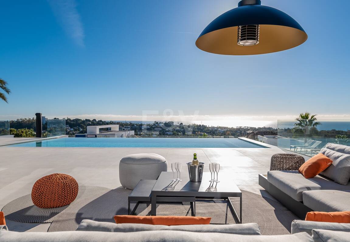 Modern Designer Villa med Panoramic Sea, Golf och Mountain Views