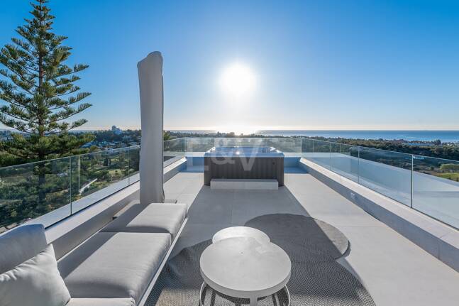 Modern Designer Villa med Panoramic Sea, Golf och Mountain Views