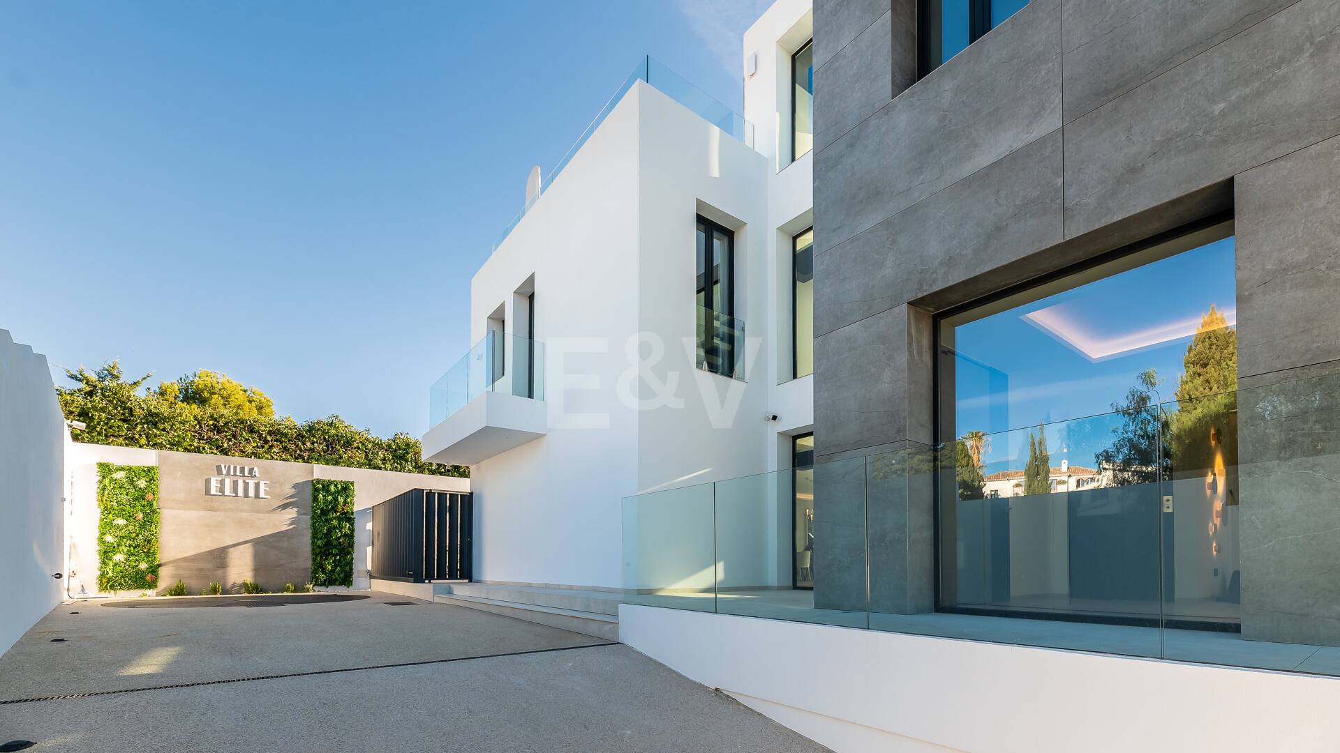 Modern Designer Villa med Panoramic Sea, Golf och Mountain Views