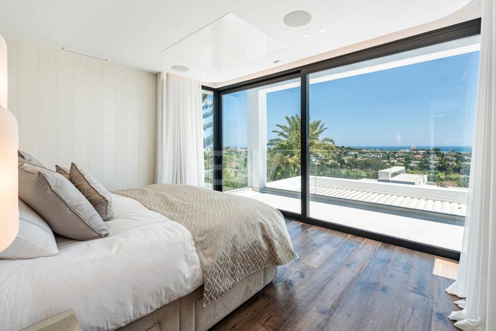 Modern Designer Villa med Panoramic Sea, Golf och Mountain Views