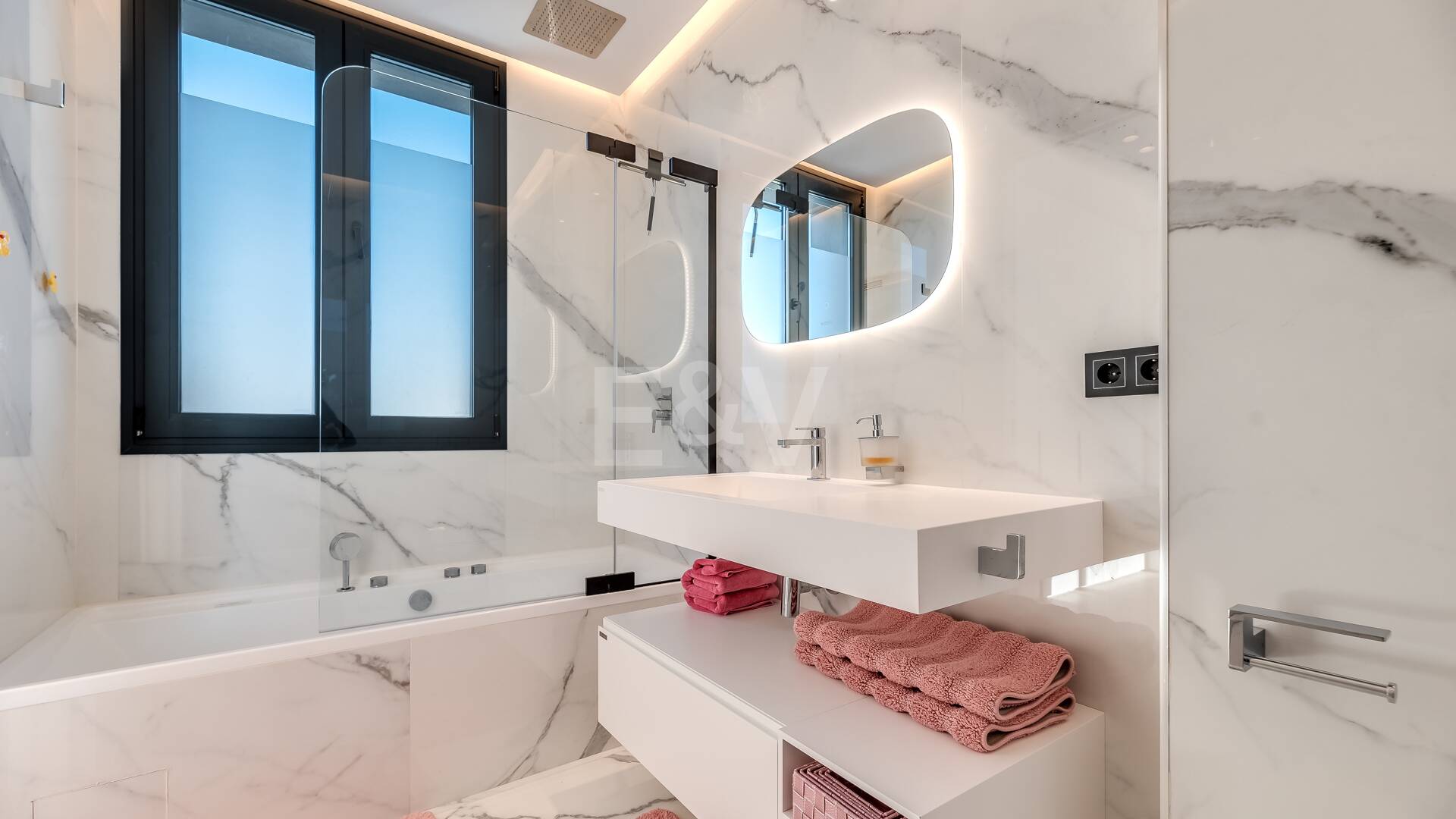 Modern Designer Villa med Panoramic Sea, Golf och Mountain Views