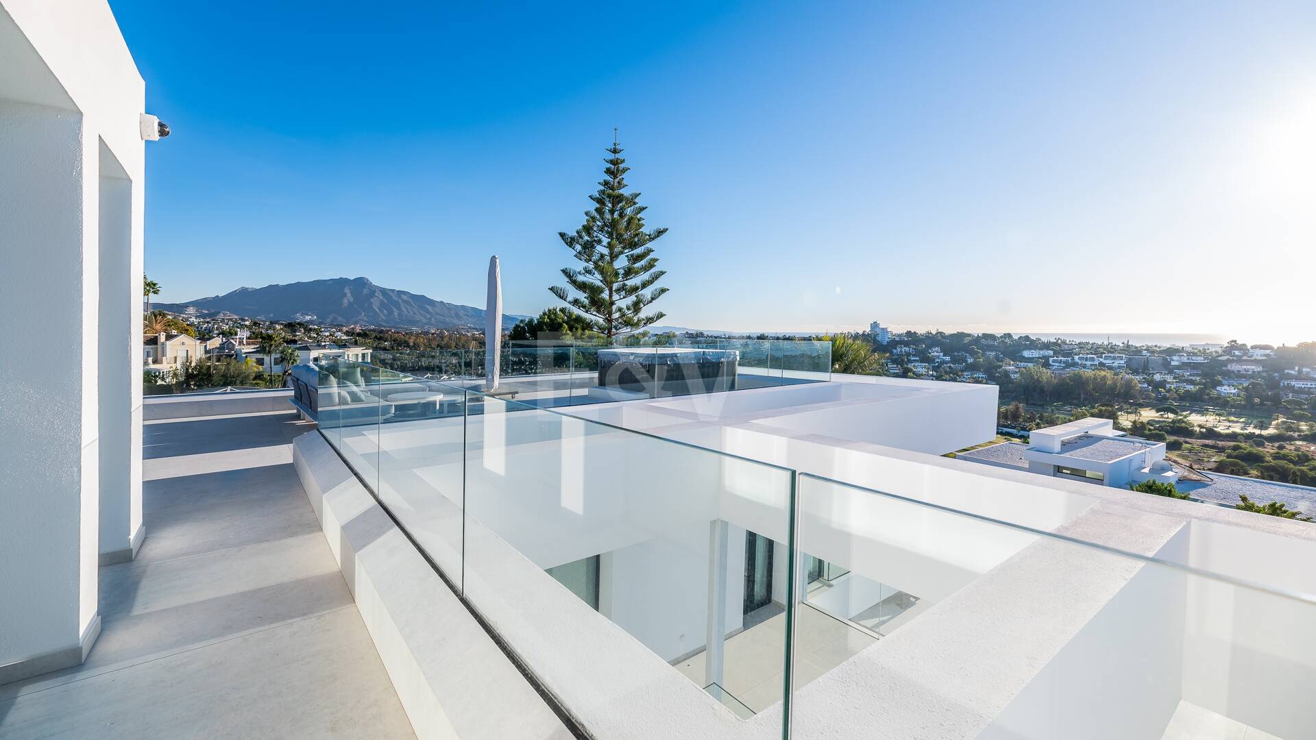 Modern Designer Villa med Panoramic Sea, Golf och Mountain Views