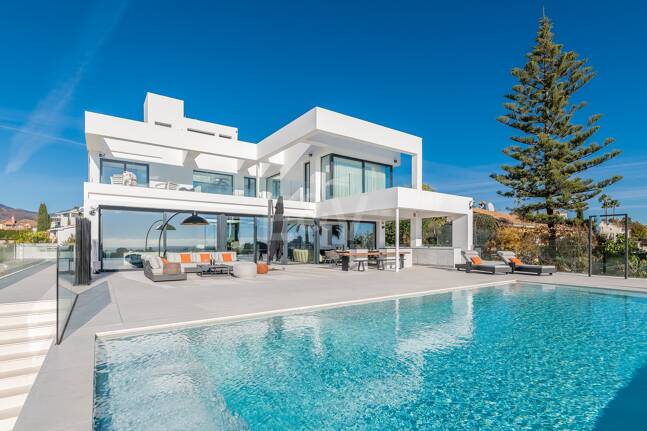 Modern Designer Villa med Panoramic Sea, Golf och Mountain Views