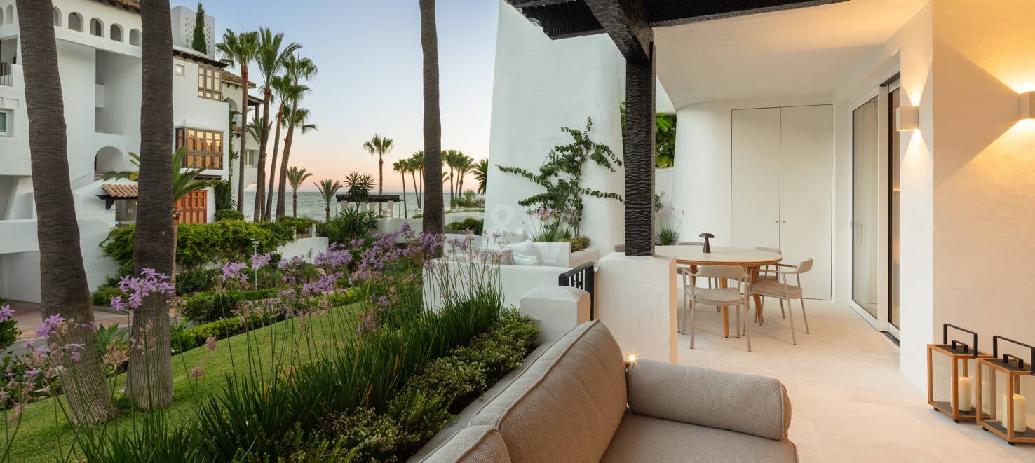 Exquisite Modern Design Apartment in Puente Romano