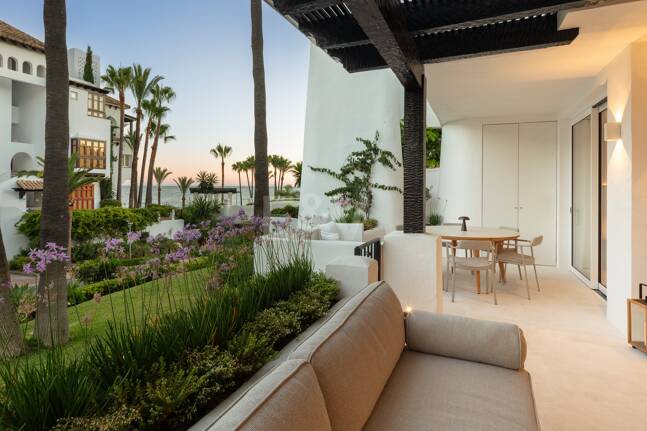 Utsökt modern design lägenhet i Puente Romano