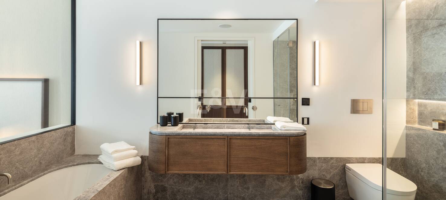 Exquisite Modern Design Apartment in Puente Romano