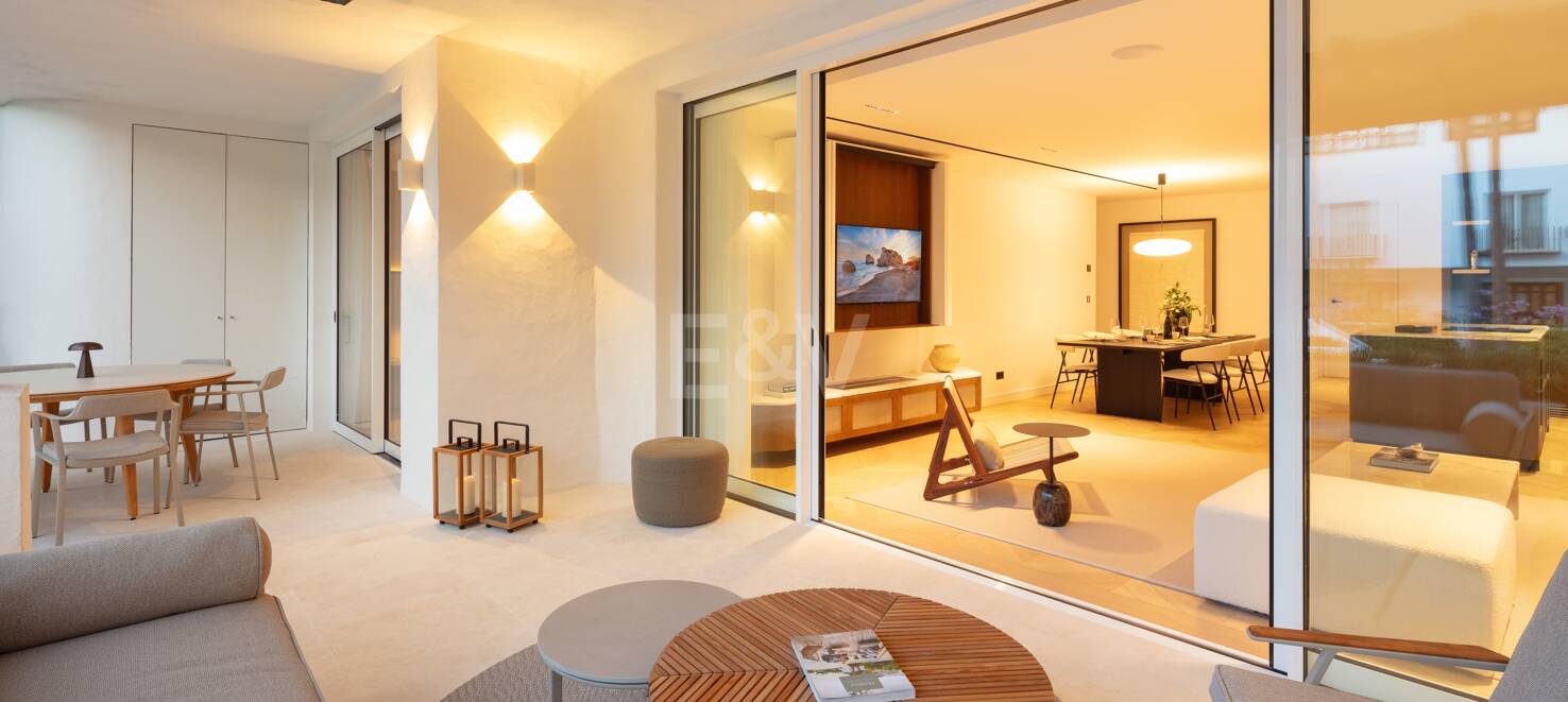 Exquisite Modern Design Apartment in Puente Romano