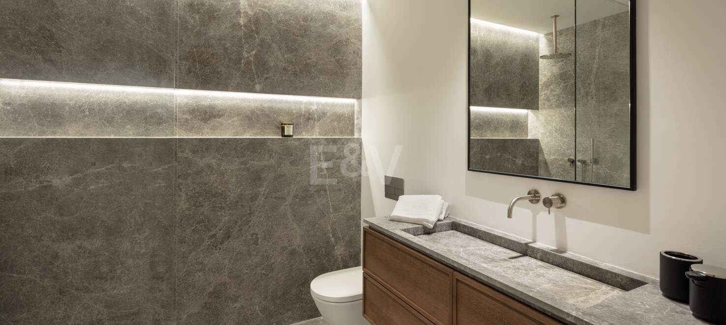 Exquisite Modern Design Apartment in Puente Romano