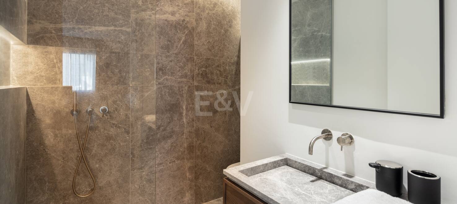 Exquisite Modern Design Apartment in Puente Romano