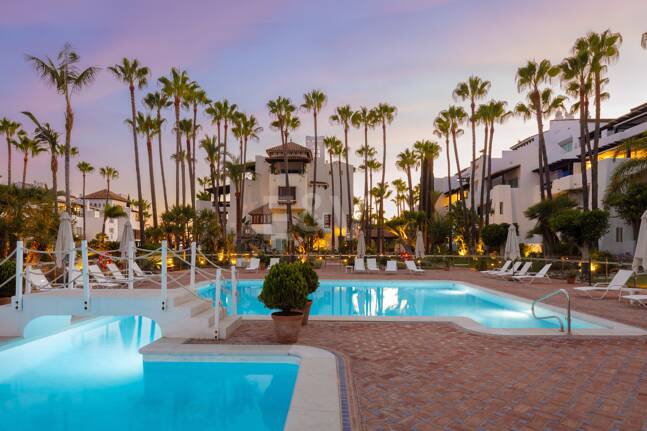 Utsökt modern design lägenhet i Puente Romano