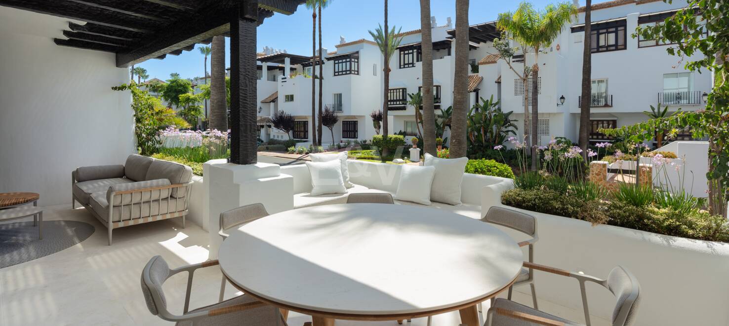 Exquisite Modern Design Apartment in Puente Romano