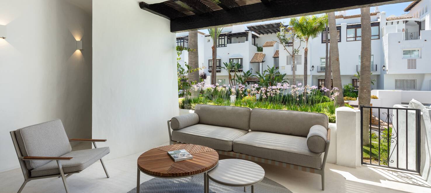 Exquisite Modern Design Apartment in Puente Romano