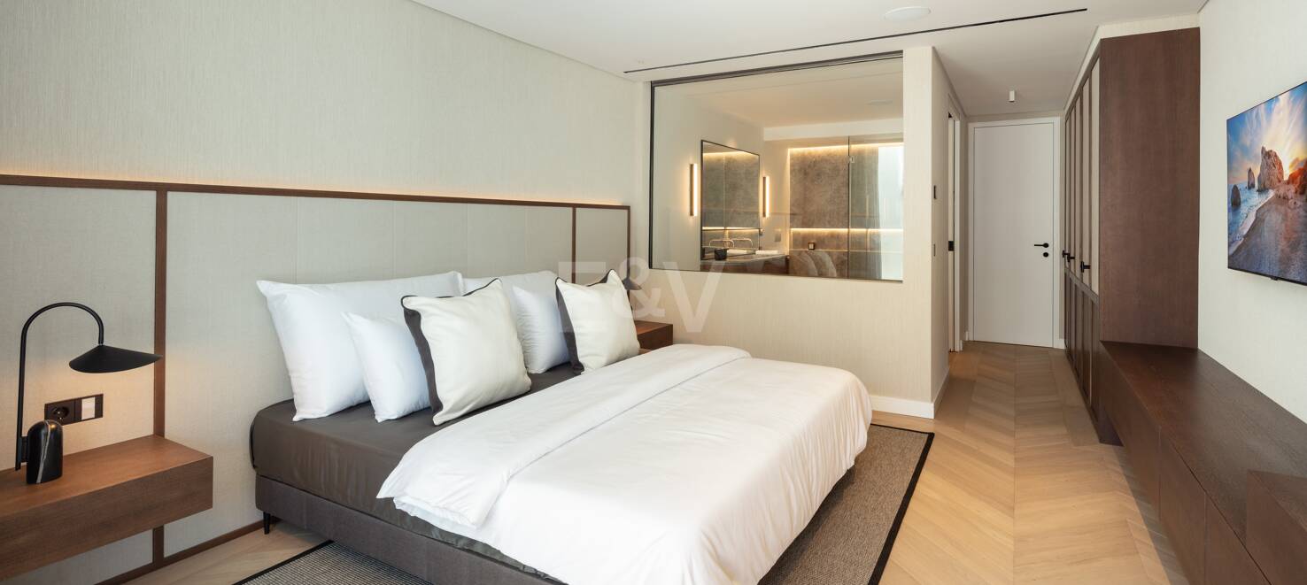 Exquisite Modern Design Apartment in Puente Romano