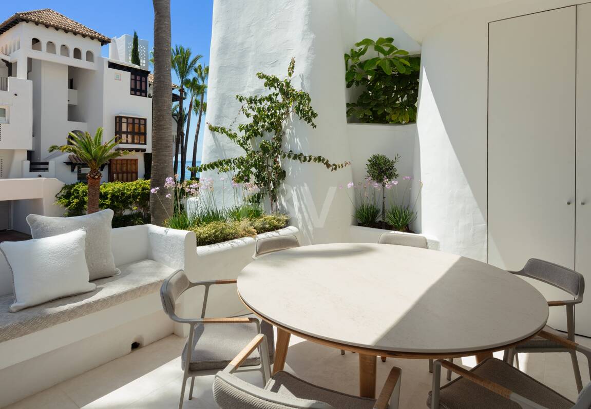 Utsökt modern design lägenhet i Puente Romano