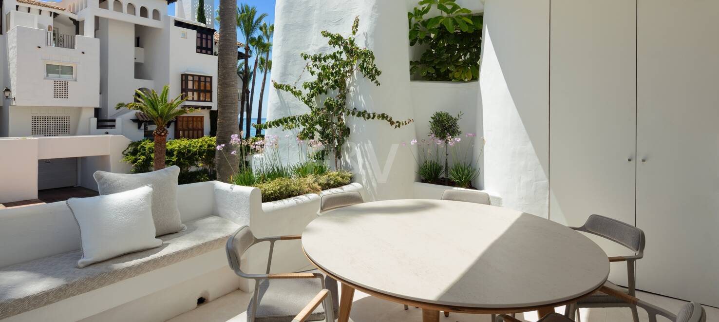 Exquisite Modern Design Apartment in Puente Romano