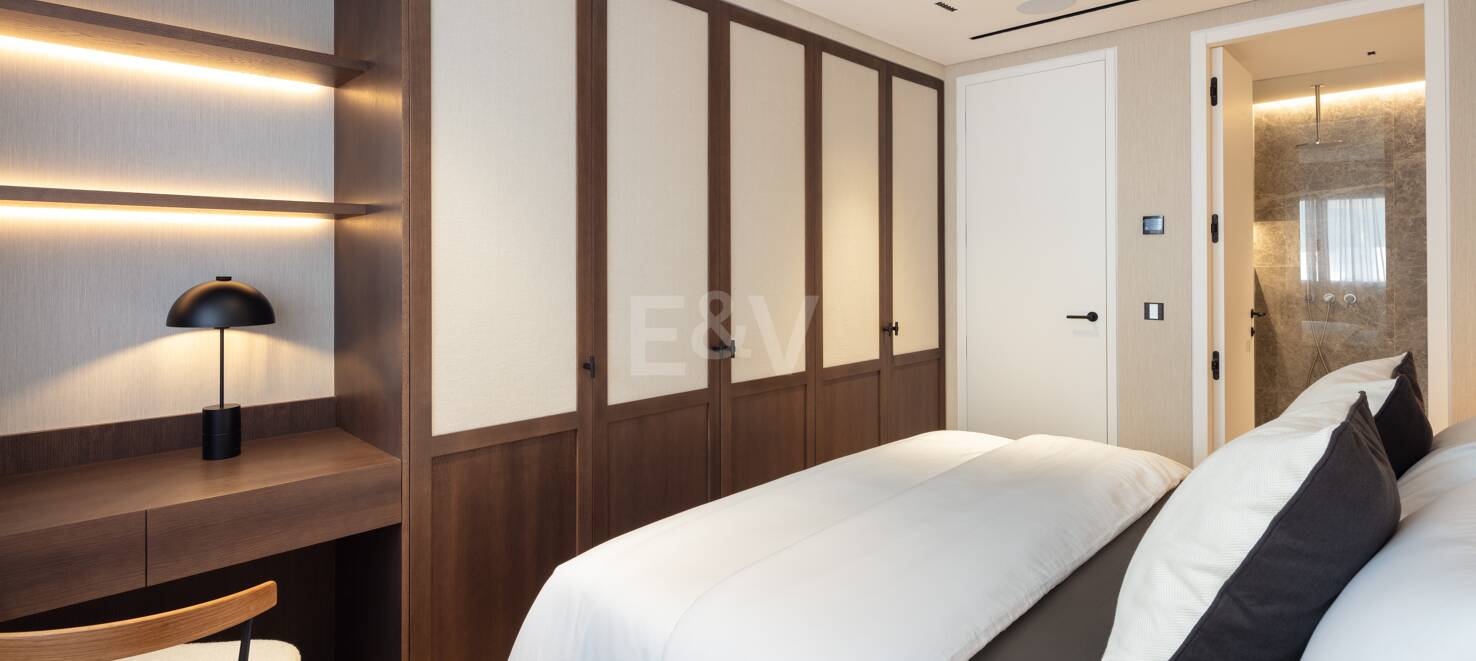Exquisite Modern Design Apartment in Puente Romano