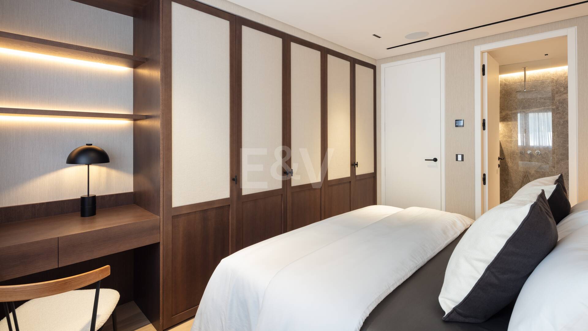 Exquisite Modern Design Apartment in Puente Romano