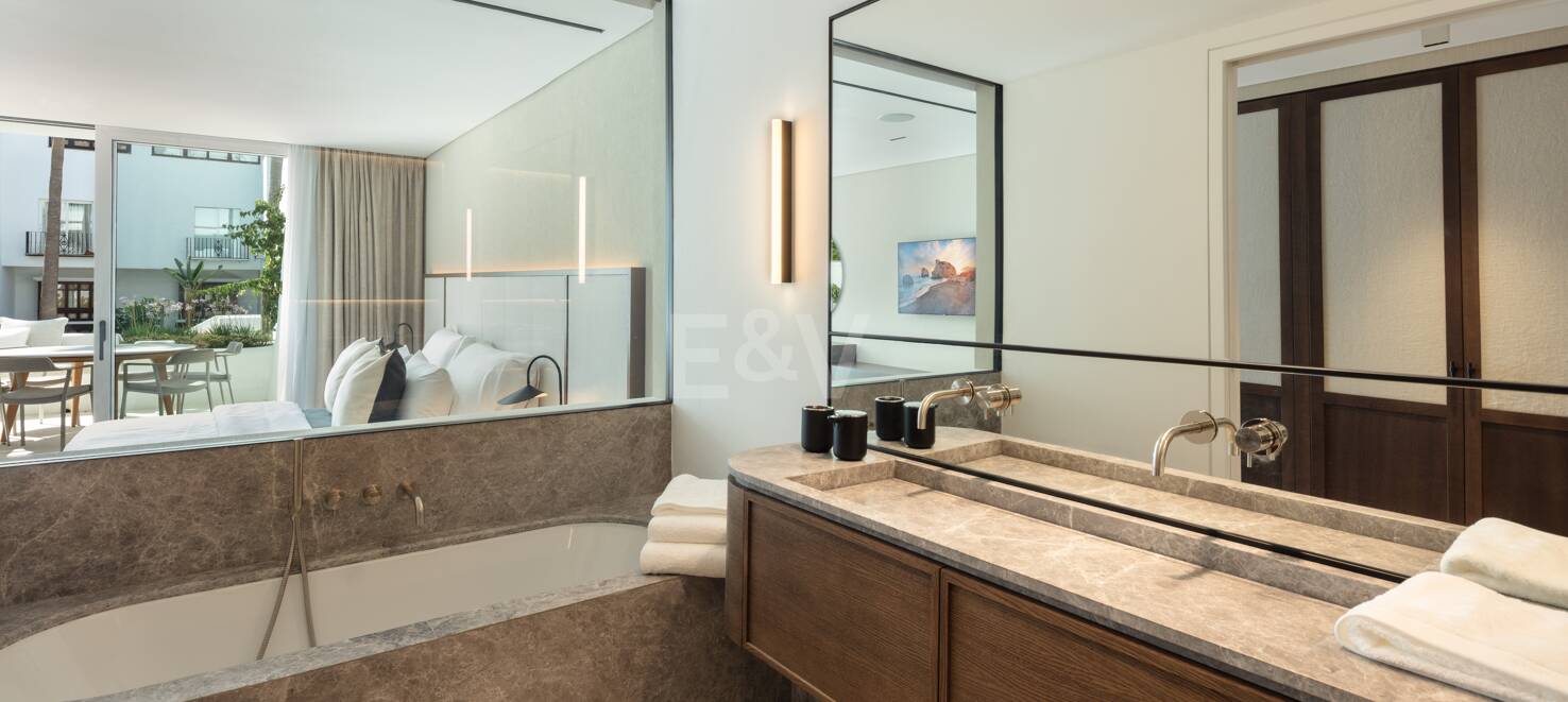 Exquisite Modern Design Apartment in Puente Romano