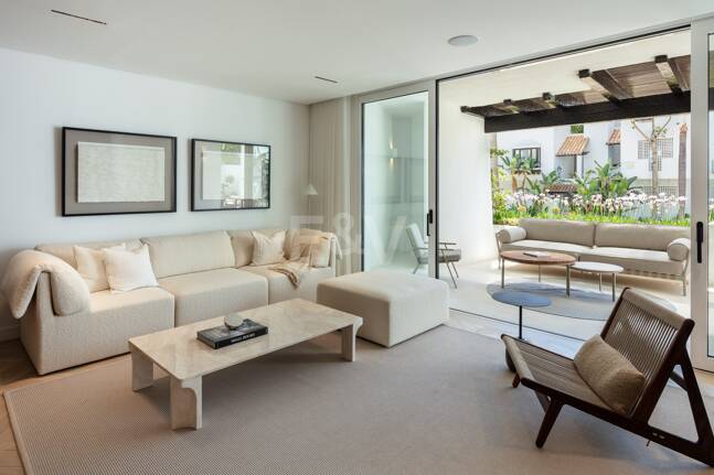 Utsökt modern design lägenhet i Puente Romano