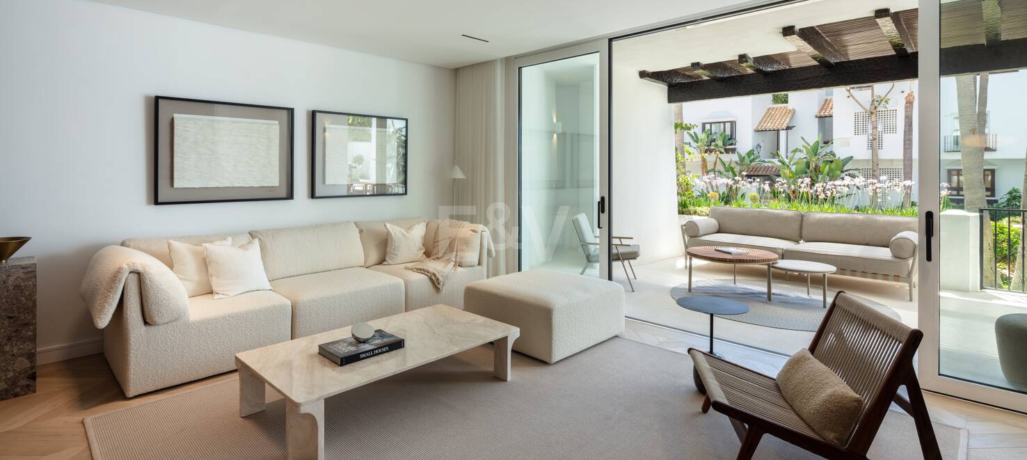 Exquisite Modern Design Apartment in Puente Romano