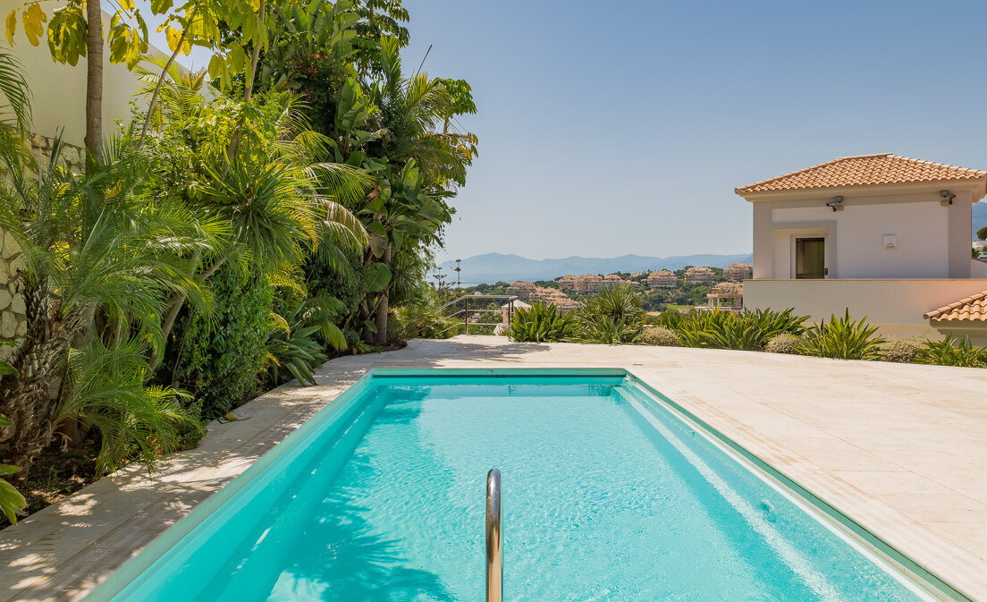 Villa à Elviria avec vue imprenable sur la mer