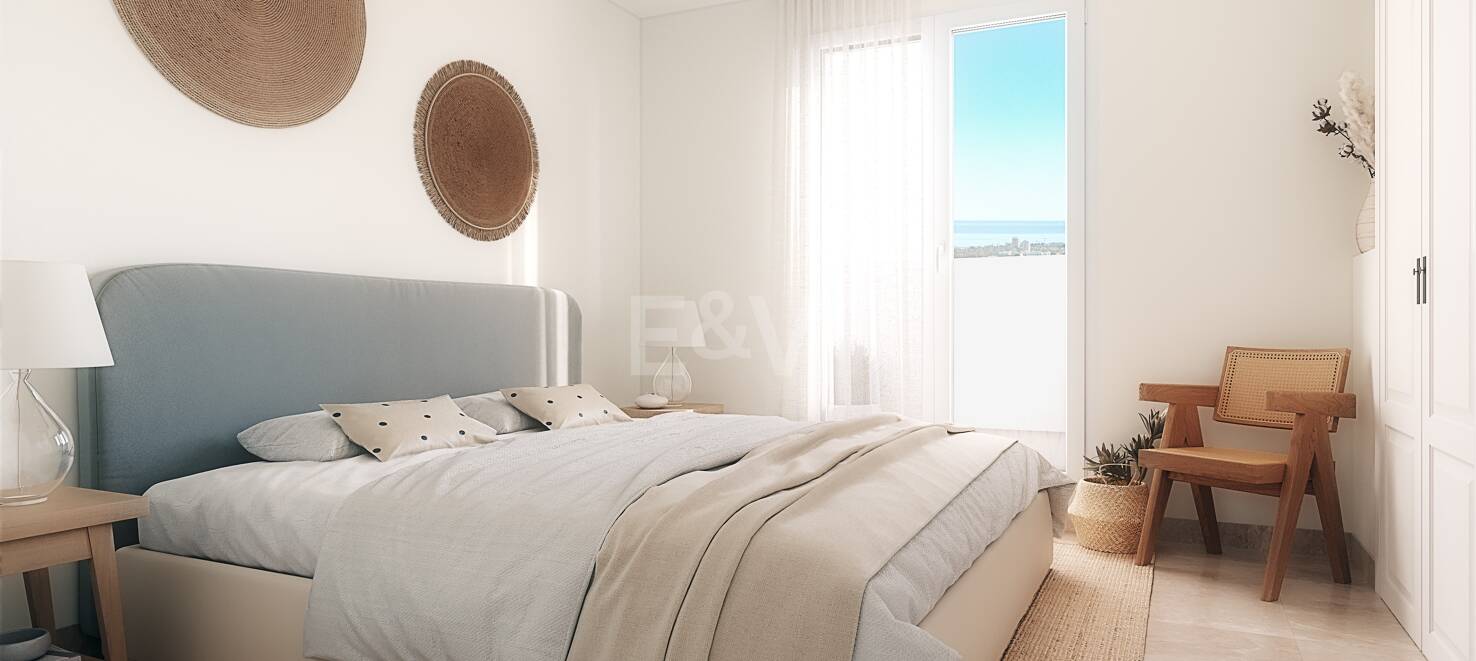 Ample apartment in Nueva Andalucia with spacious terrace
