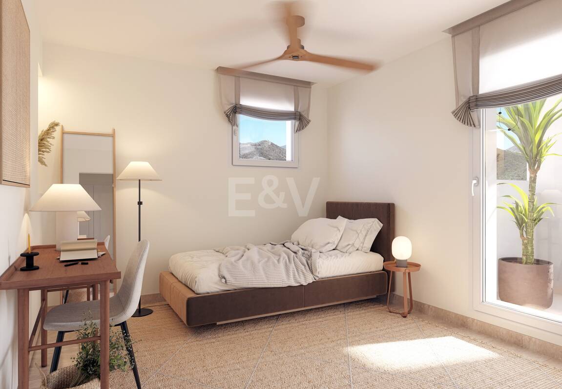 Ample apartment in Nueva Andalucia with spacious terrace