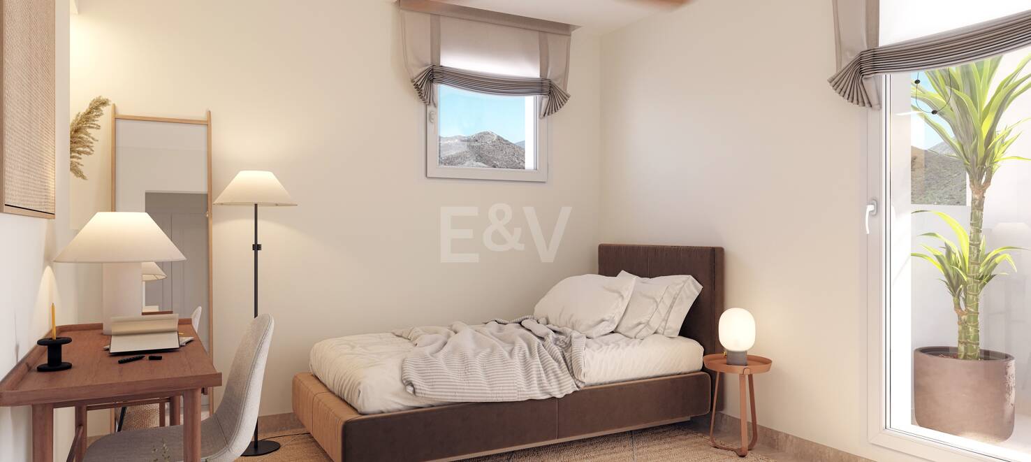 Ample apartment in Nueva Andalucia with spacious terrace