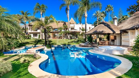 Classic Signature Beachside Estate on the Golden Mile