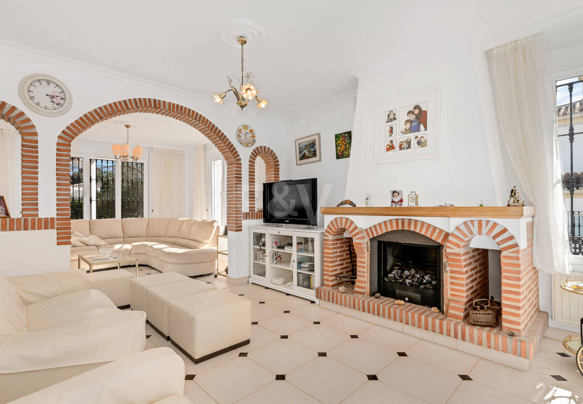 Villa de charme en style classique à Elviria