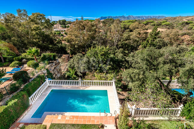 Villa de charme en style classique à Elviria