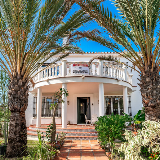 Charmig Villa i klassisk stil i Elviria