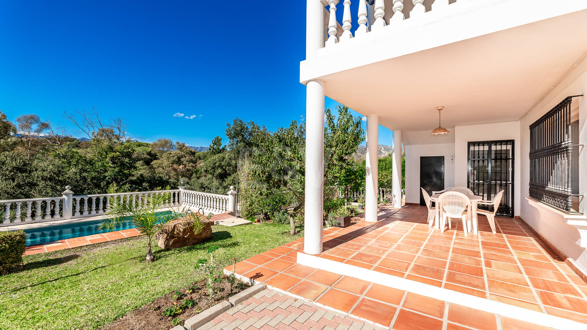 Charmig Villa i klassisk stil i Elviria