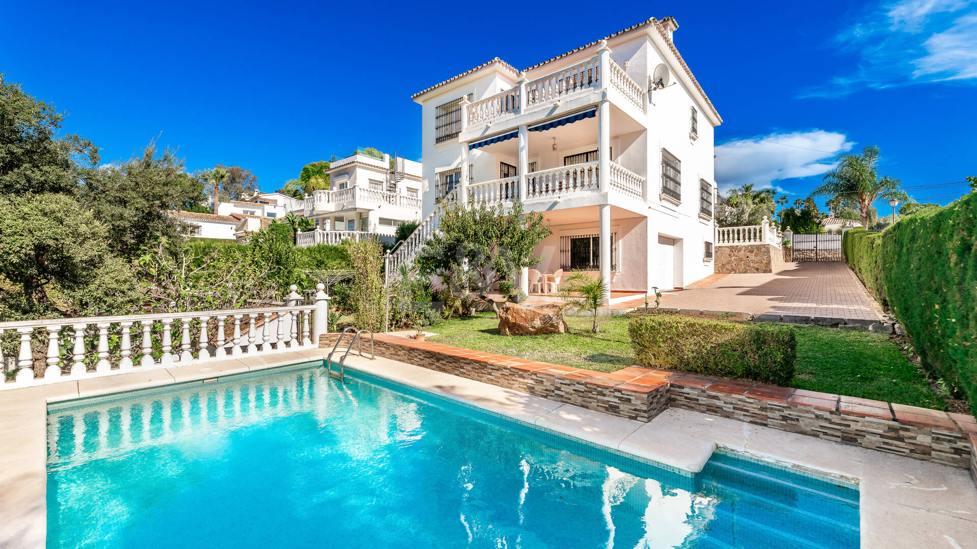 Villa de charme en style classique à Elviria