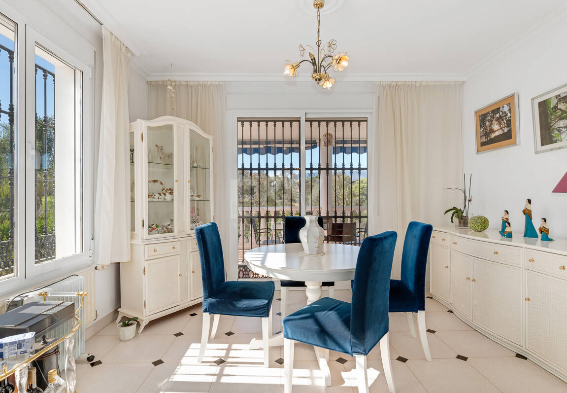 Villa de charme en style classique à Elviria