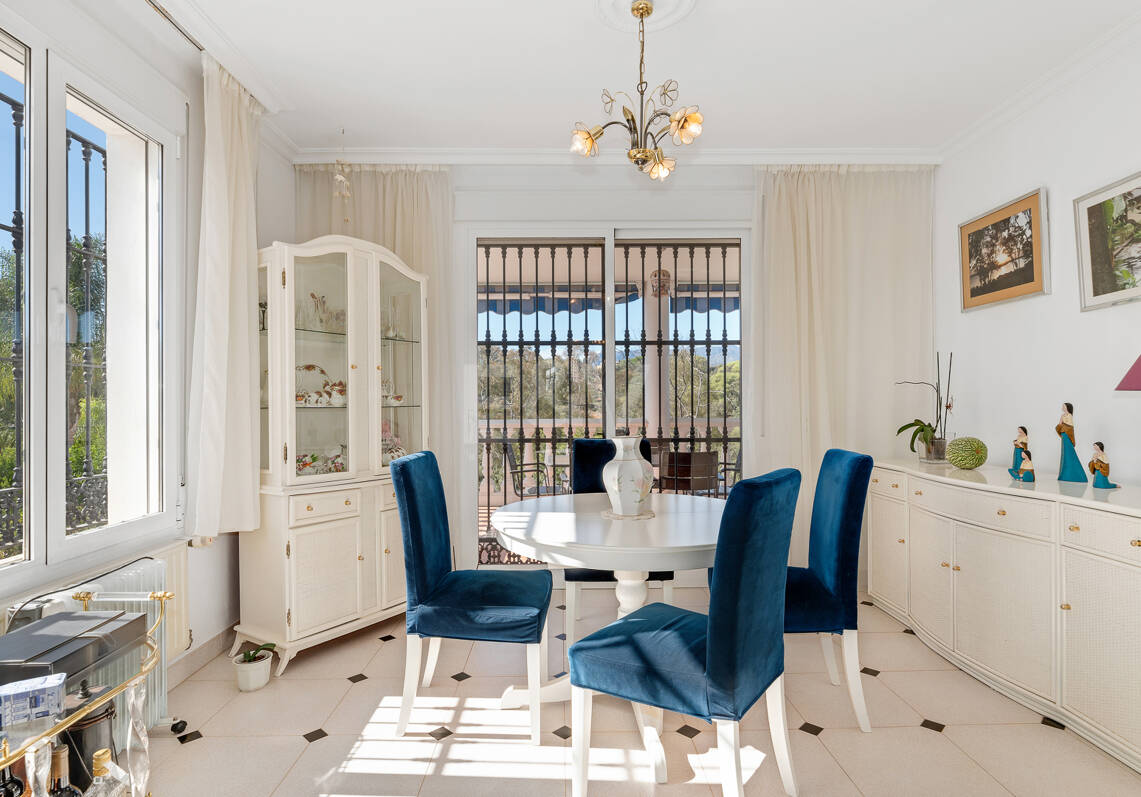 Charmig Villa i klassisk stil i Elviria