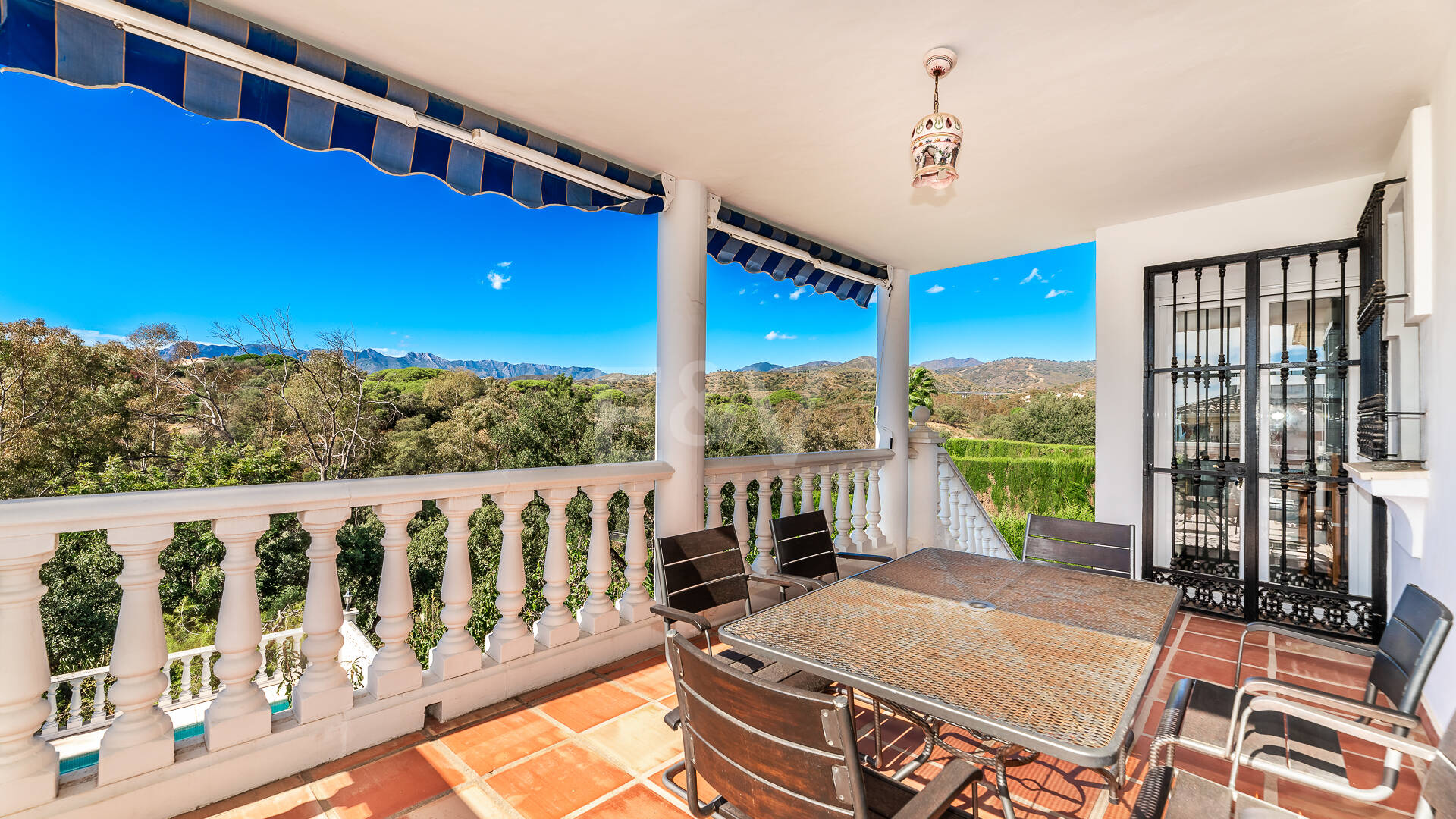 Villa de charme en style classique à Elviria