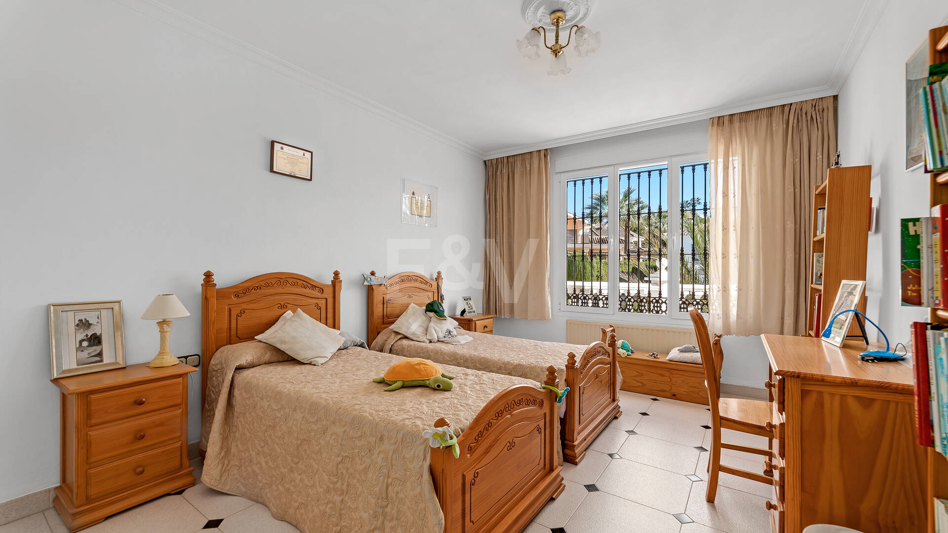 Charmig Villa i klassisk stil i Elviria