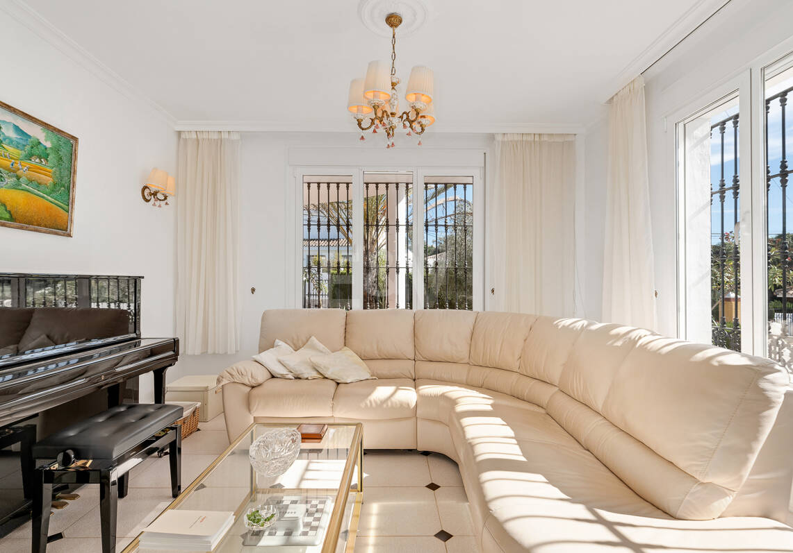 Charmig Villa i klassisk stil i Elviria