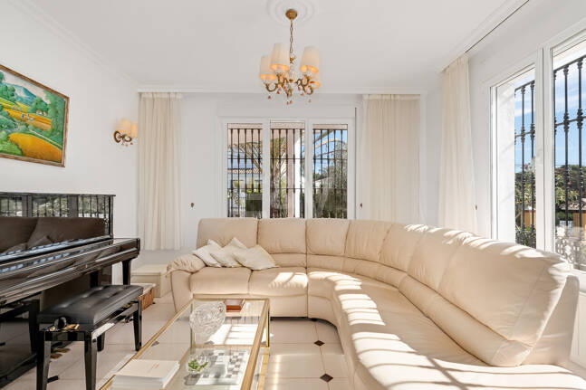 Villa de charme en style classique à Elviria