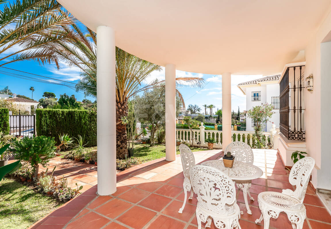 Villa de charme en style classique à Elviria