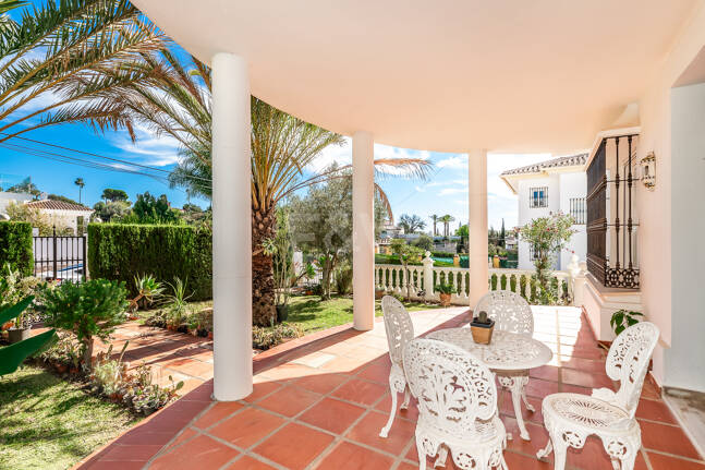 Villa de charme en style classique à Elviria