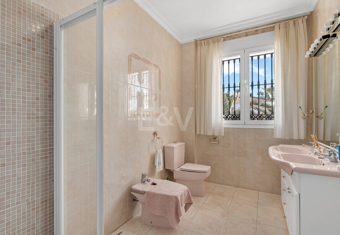 Villa de charme en style classique à Elviria