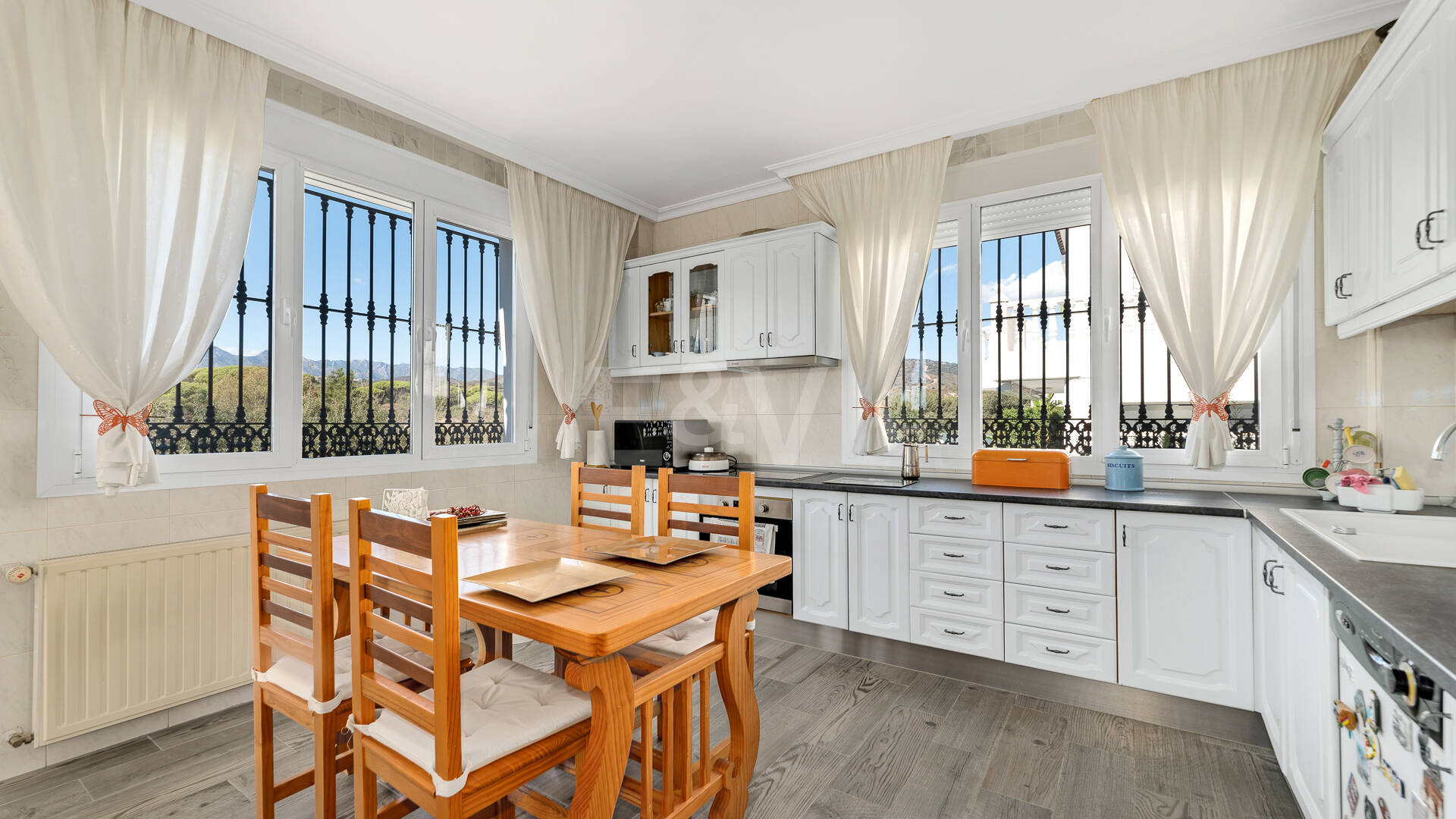 Charmig Villa i klassisk stil i Elviria