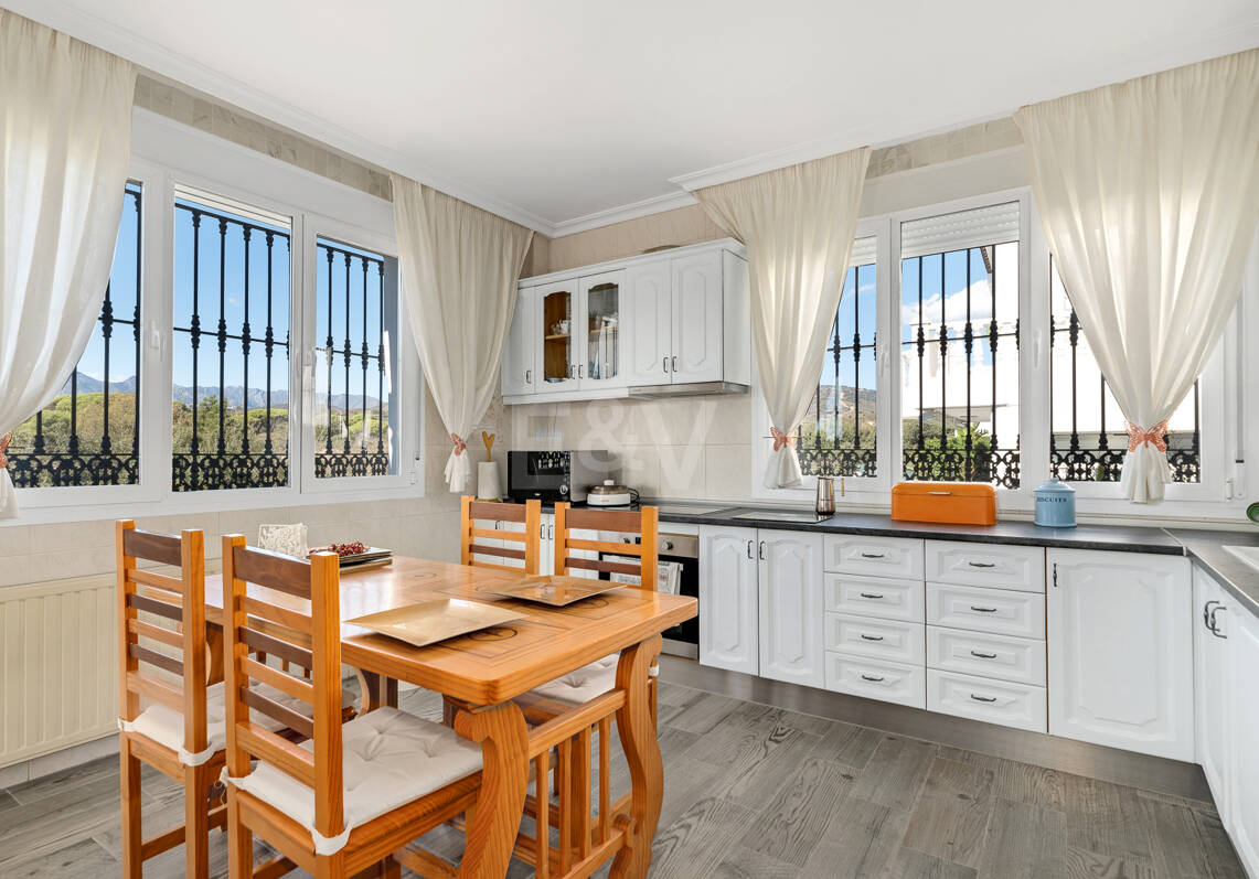 Charmig Villa i klassisk stil i Elviria